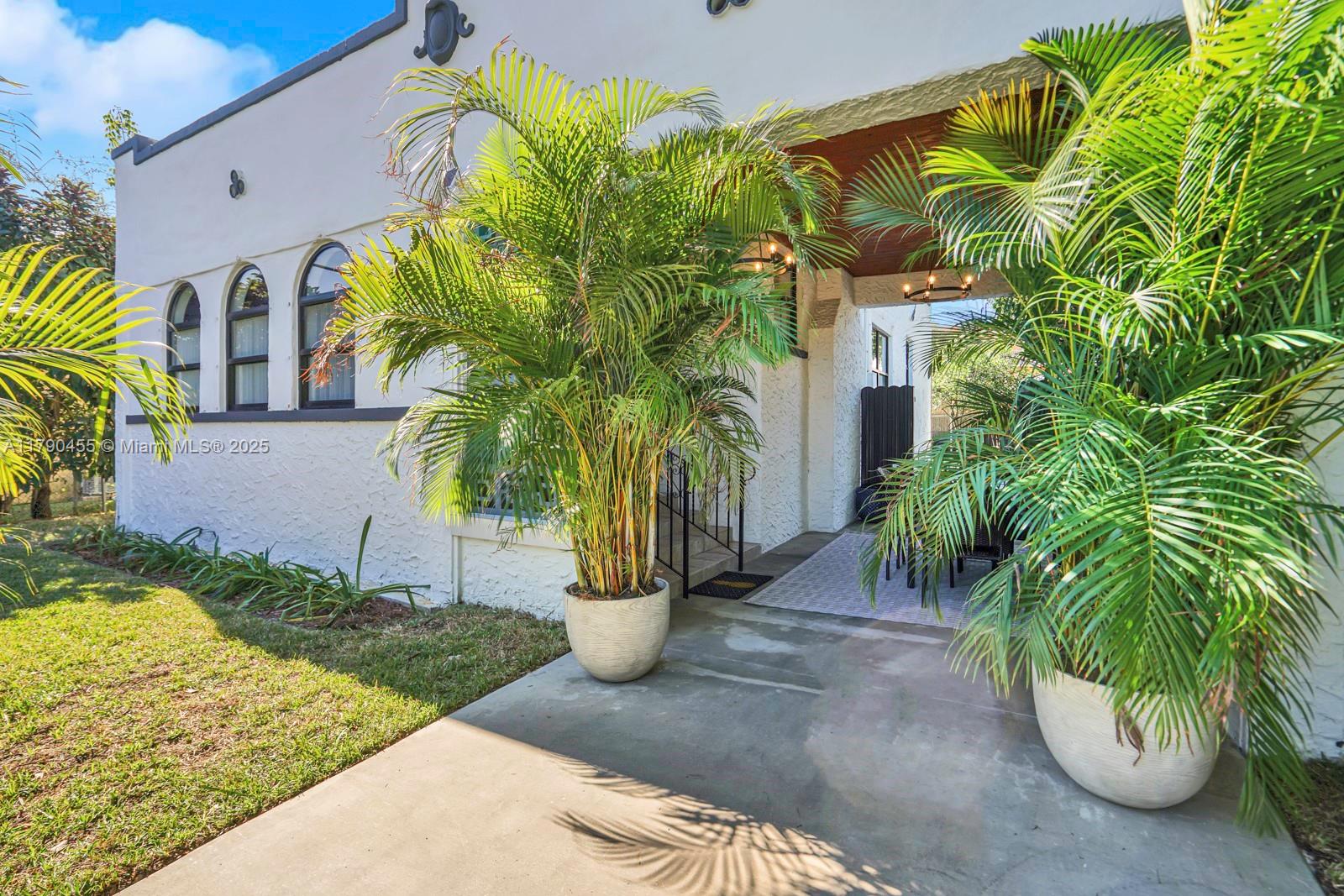 318 SW 16th Ave