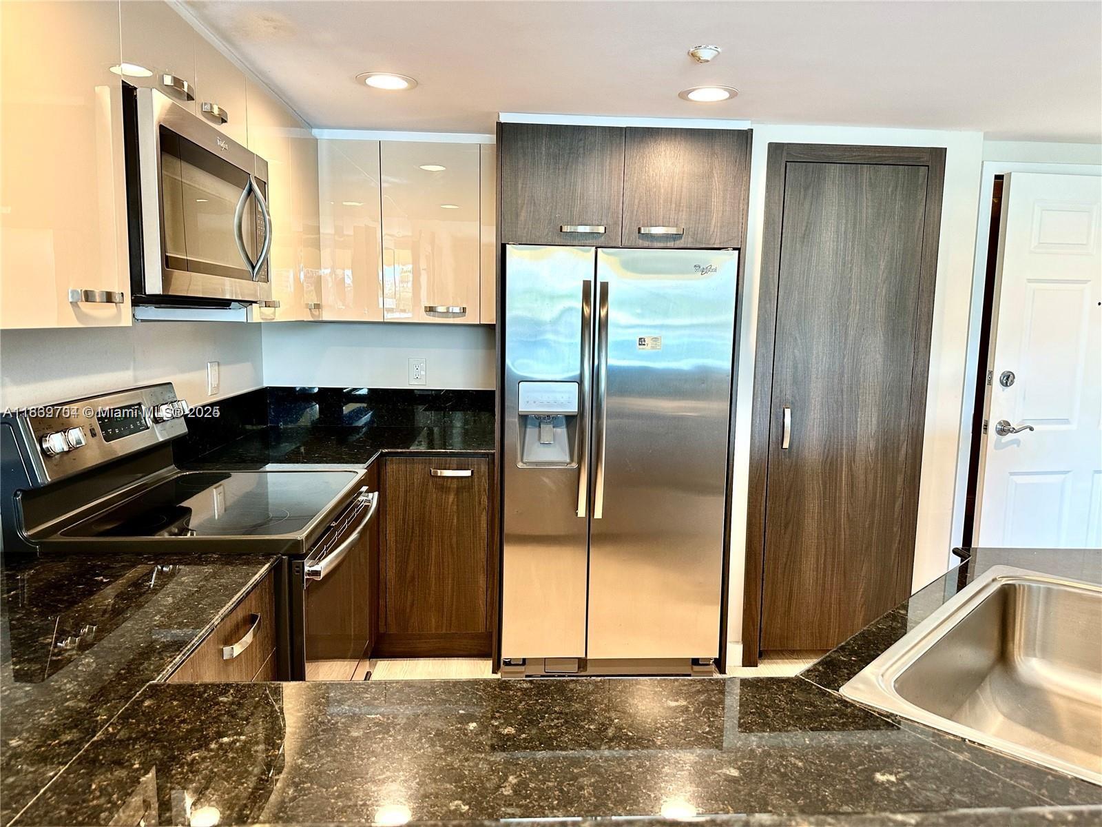 HALLANDALE BEACH PRIVATE - Residential Lease