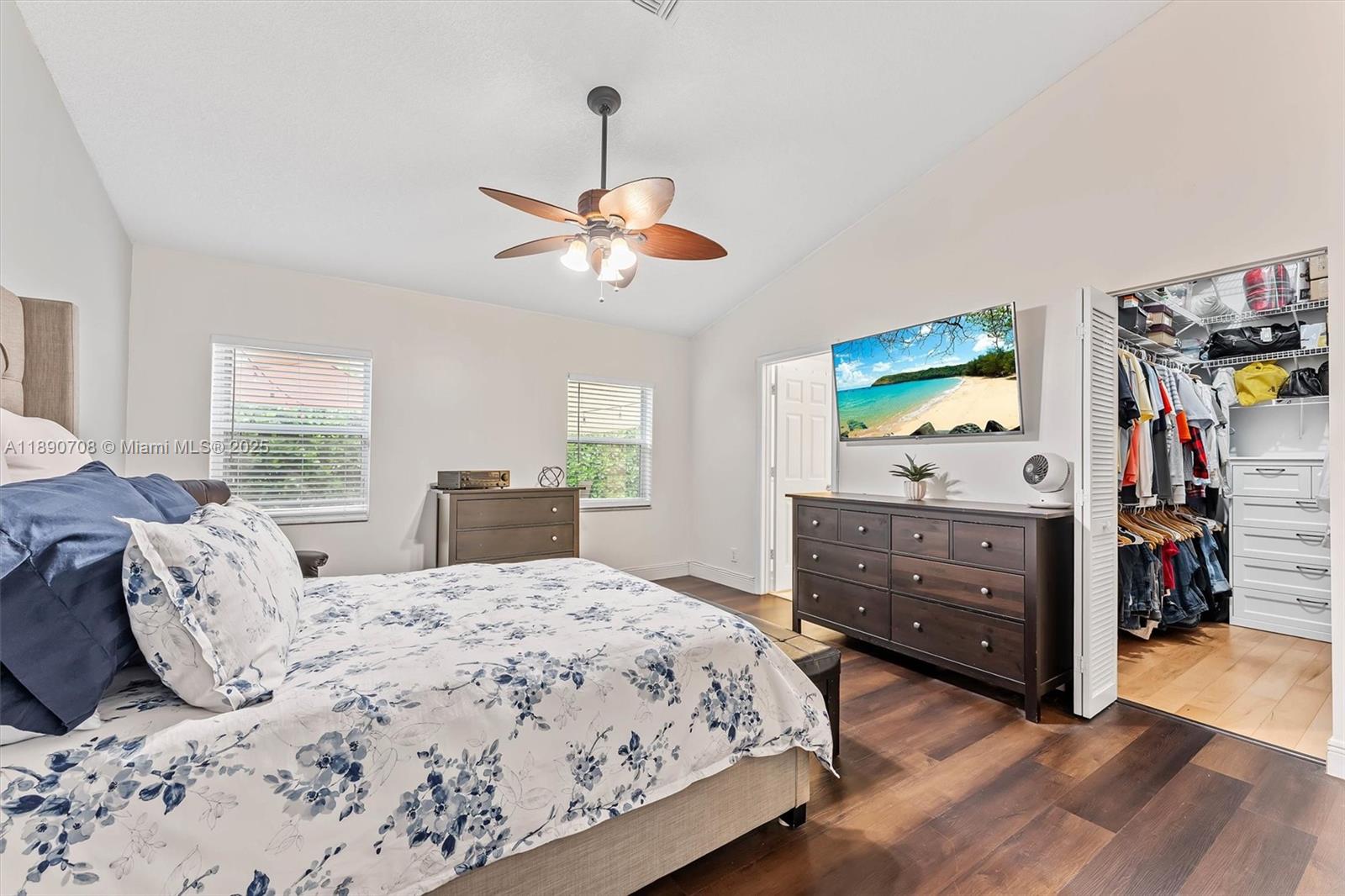 ADDISON COURT - Residential