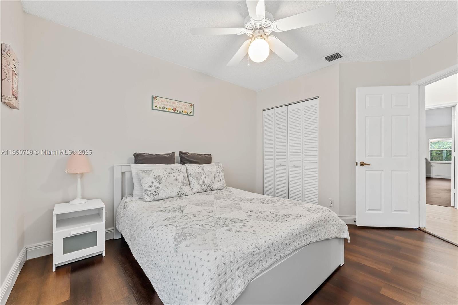 ADDISON COURT - Residential