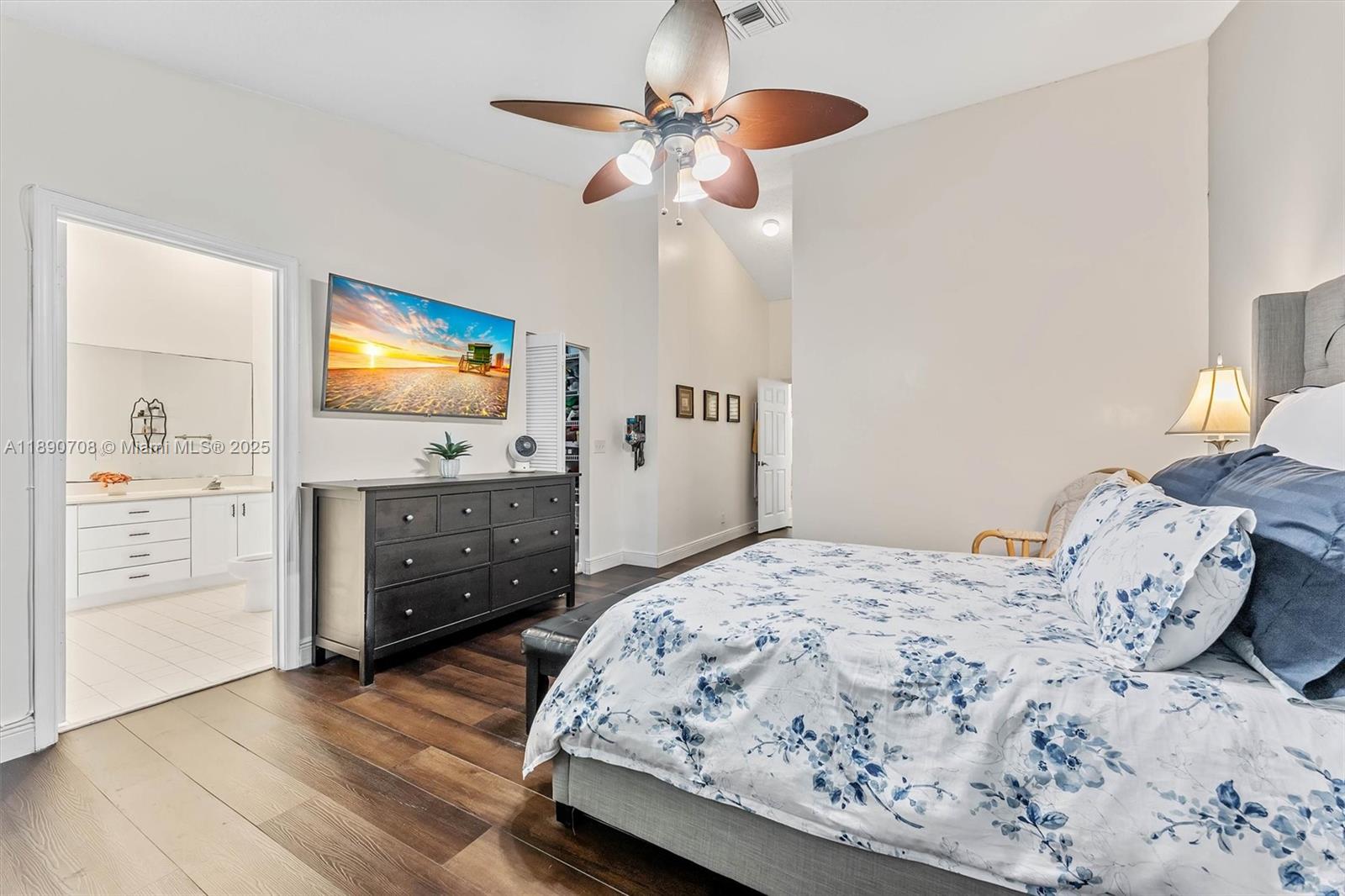 ADDISON COURT - Residential