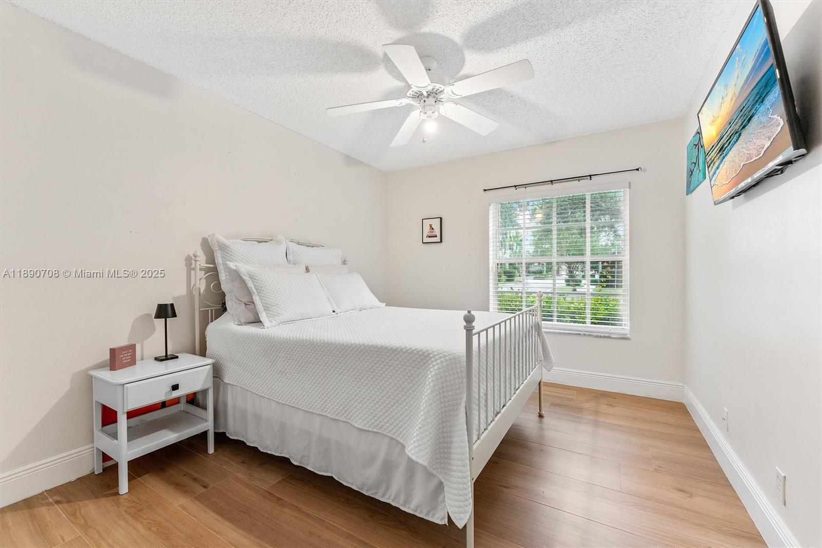 ADDISON COURT - Residential