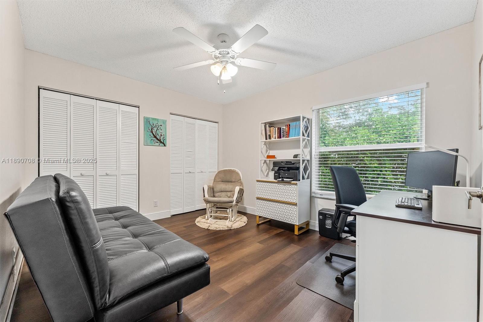 ADDISON COURT - Residential