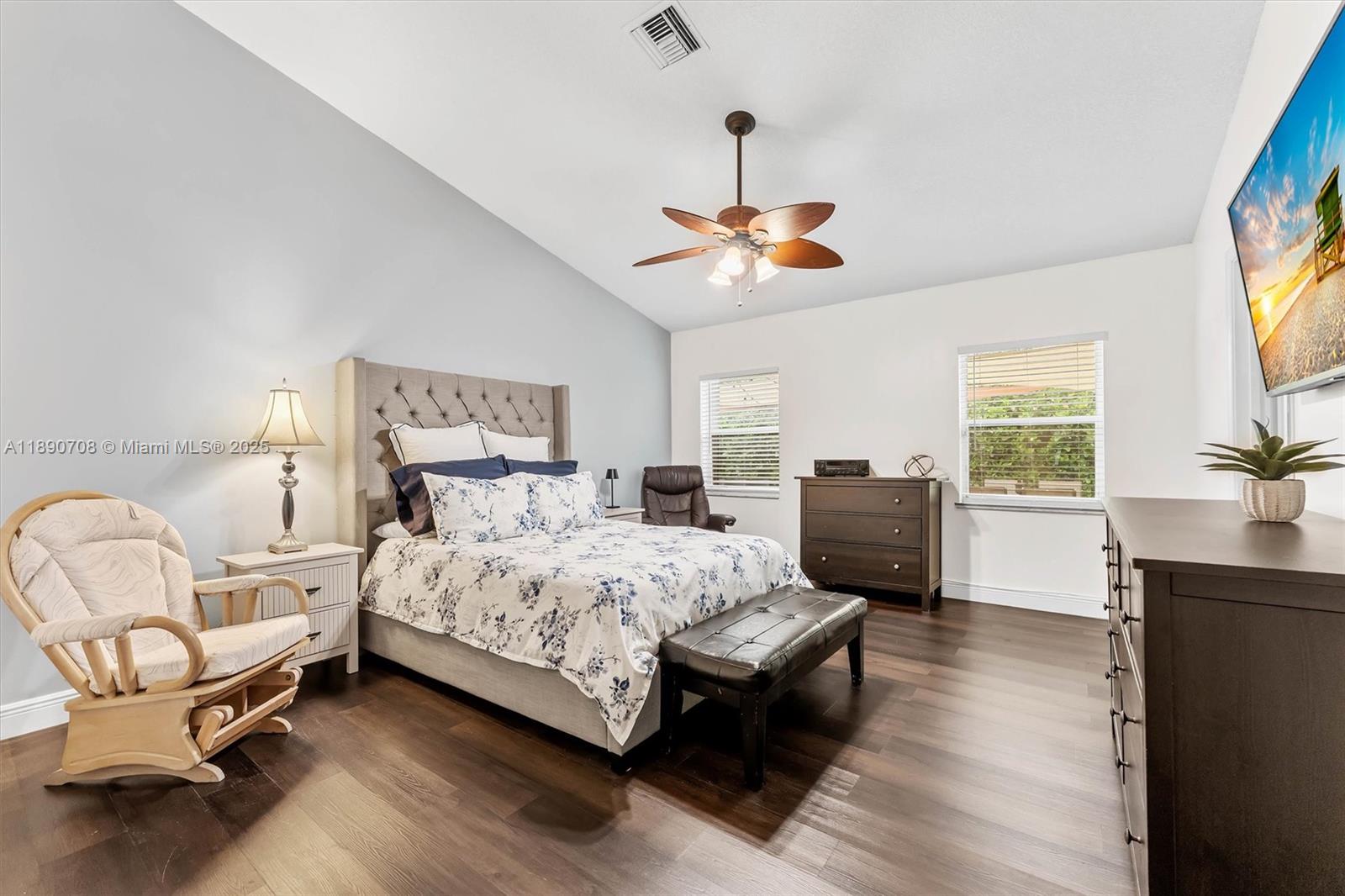 ADDISON COURT - Residential