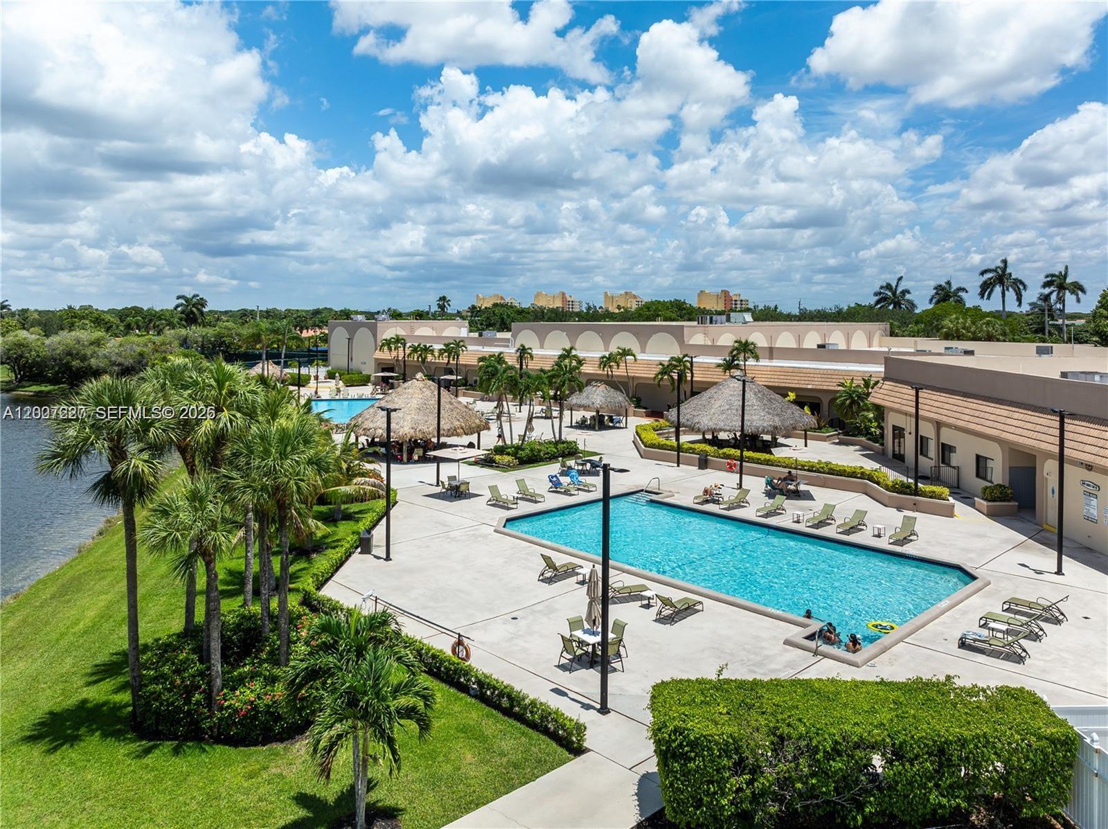 VILLAS AT BONAVENTURE IN - Residential