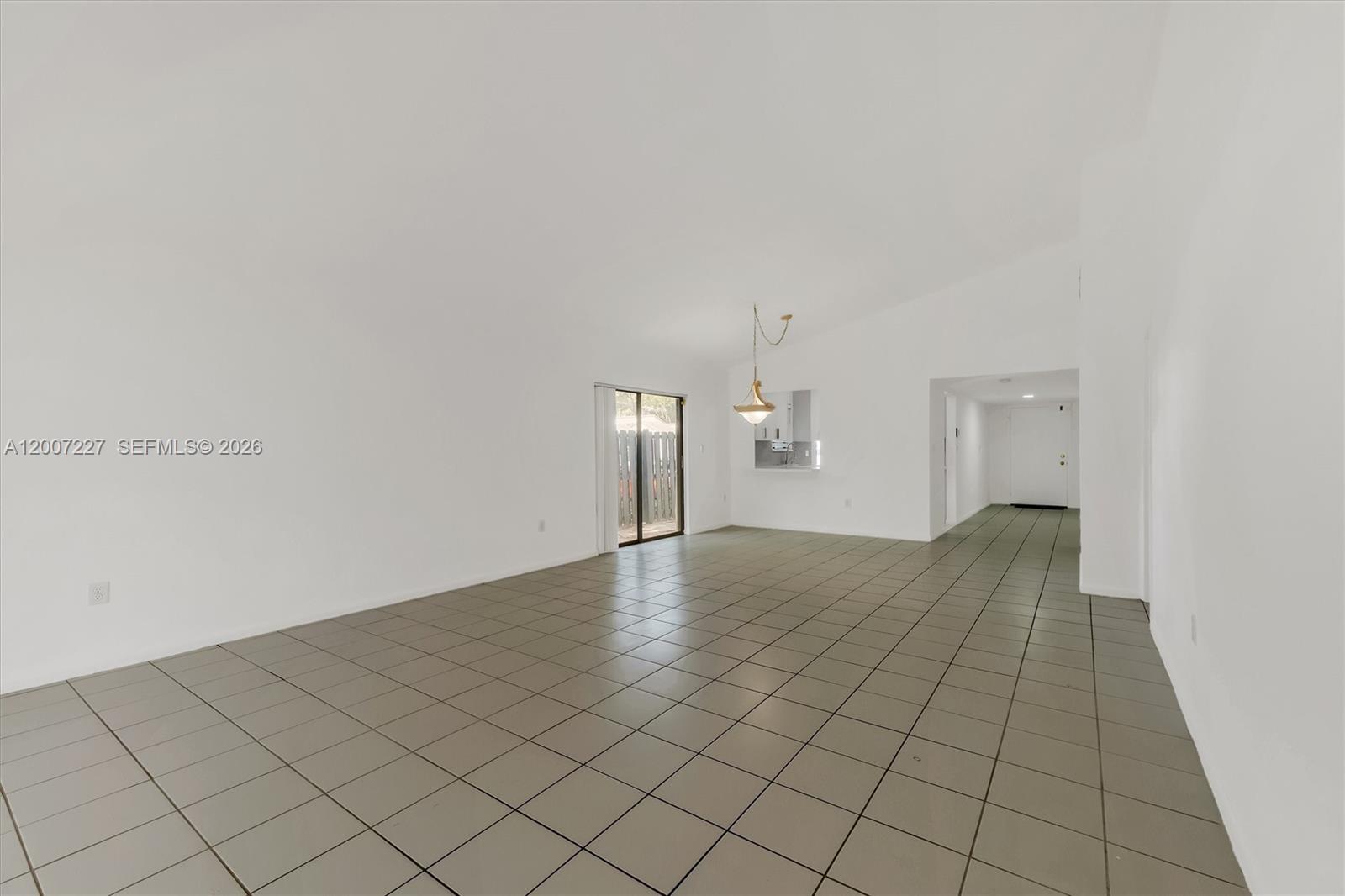 VILLAS AT BONAVENTURE IN - Residential