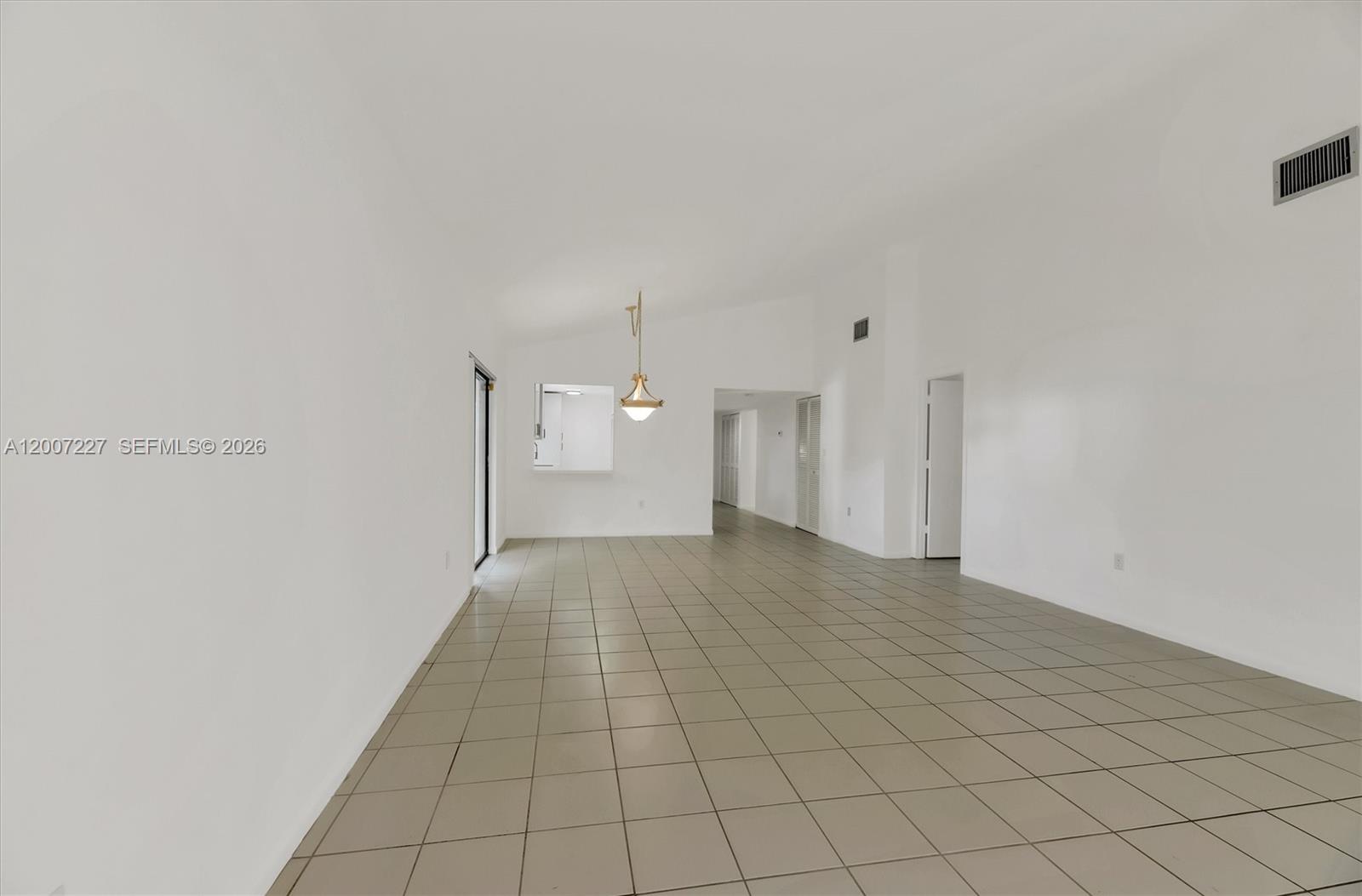 VILLAS AT BONAVENTURE IN - Residential