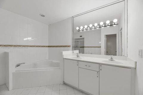 Tiny photo for 380 Fairway Cir #46, Weston, FL 33326 (MLS # A12007227)