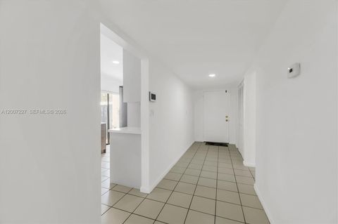 Tiny photo for 380 Fairway Cir #46, Weston, FL 33326 (MLS # A12007227)