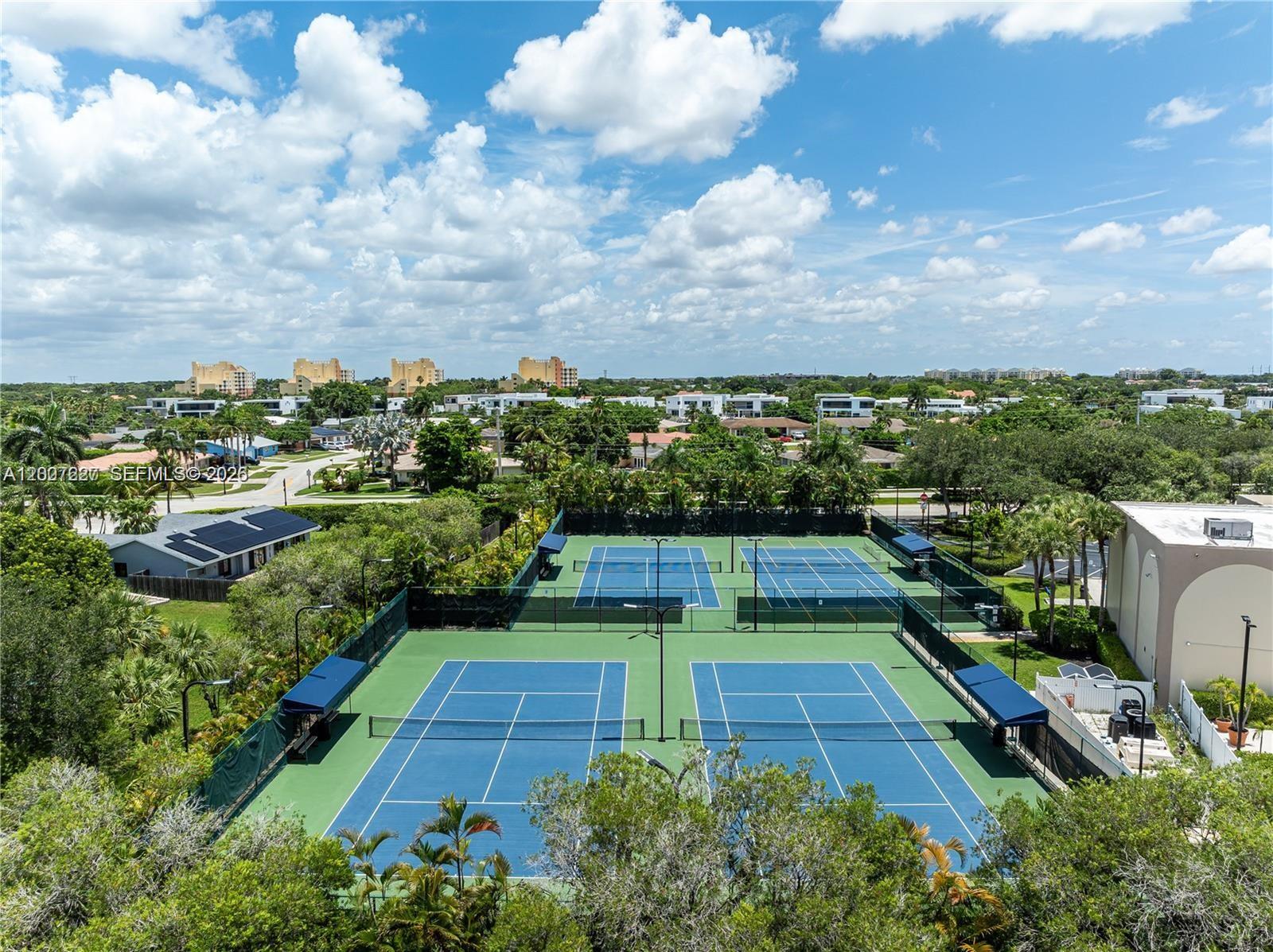 VILLAS AT BONAVENTURE IN - Residential