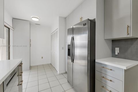 Tiny photo for 380 Fairway Cir #46, Weston, FL 33326 (MLS # A12007227)