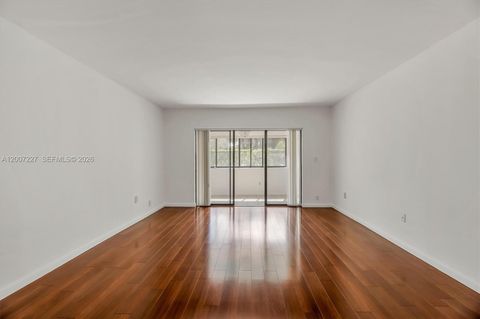 Tiny photo for 380 Fairway Cir #46, Weston, FL 33326 (MLS # A12007227)