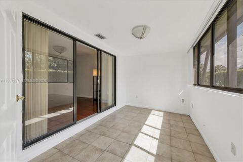 Tiny photo for 380 Fairway Cir #46, Weston, FL 33326 (MLS # A12007227)