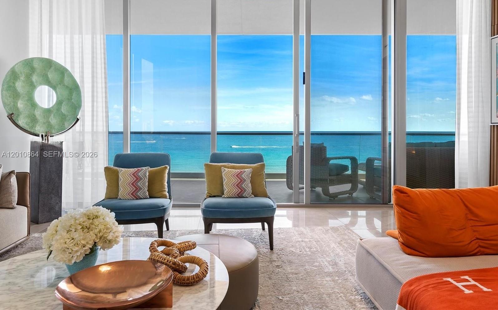 TURNBERRY OCEAN CLUB - Residential
