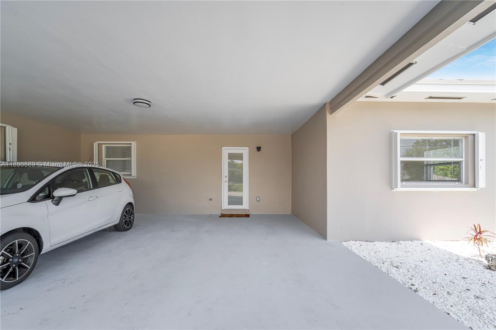 8901 SW 149th Ter Right side