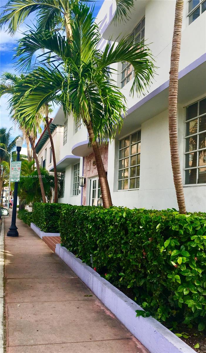 ART DECO CONDO - Residential Lease