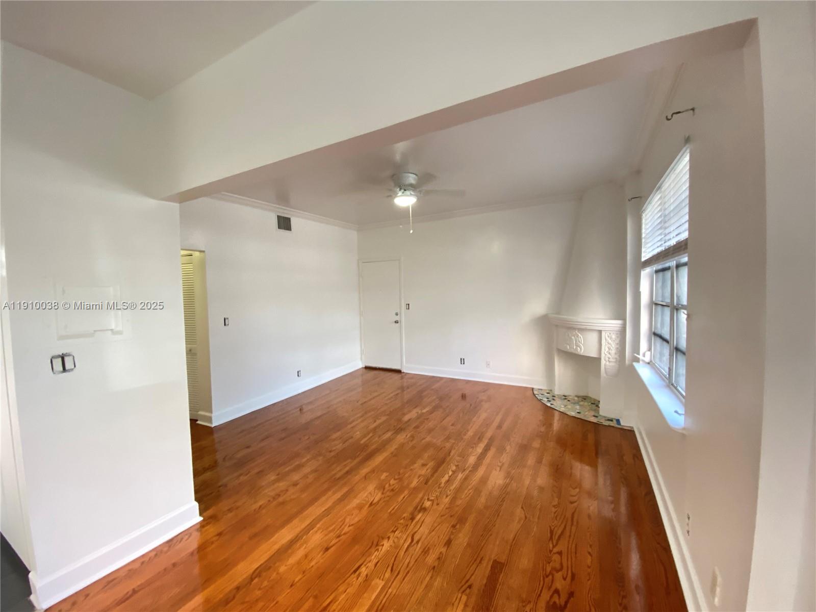 ART DECO CONDO - Residential Lease