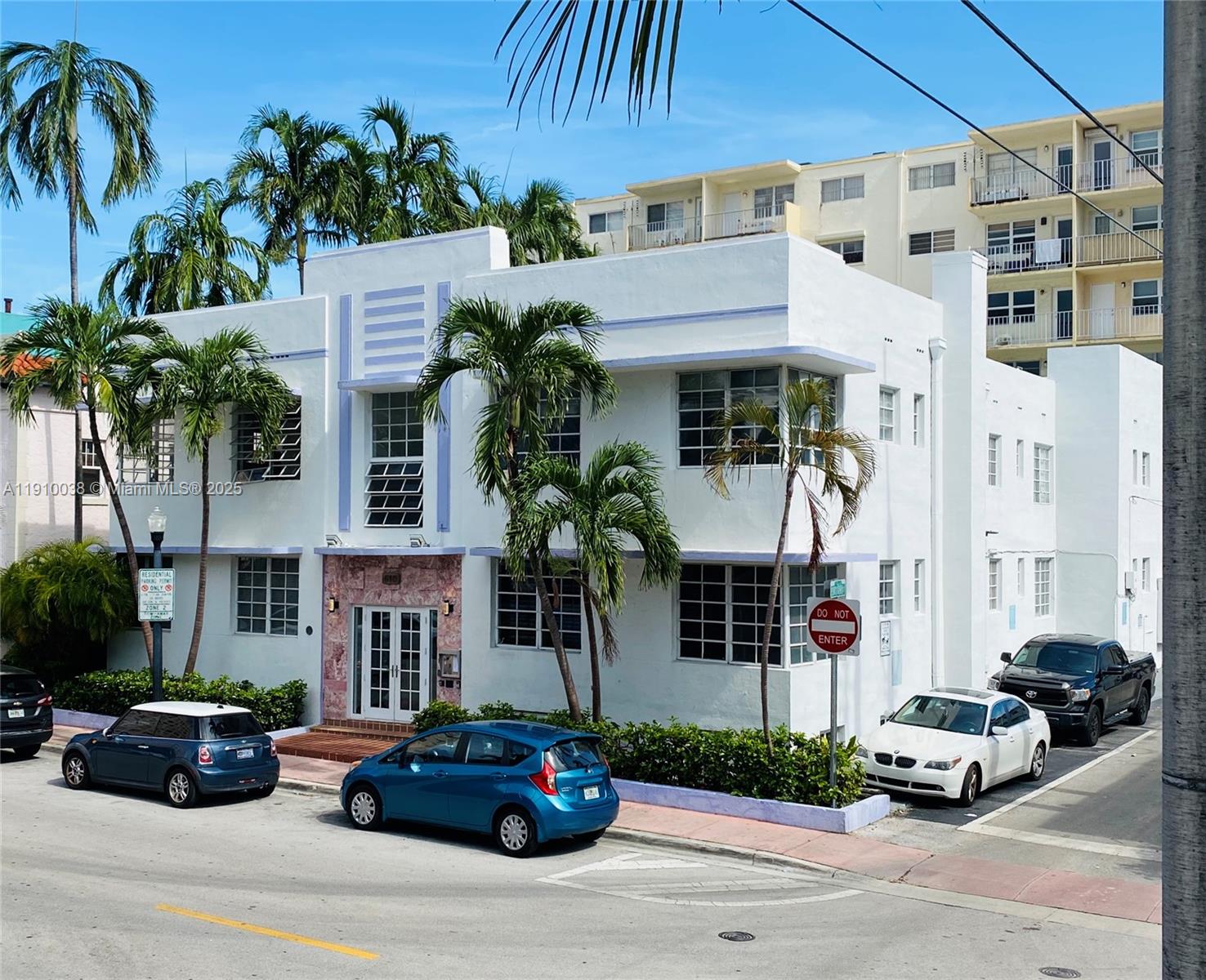 ART DECO CONDO - Residential Lease