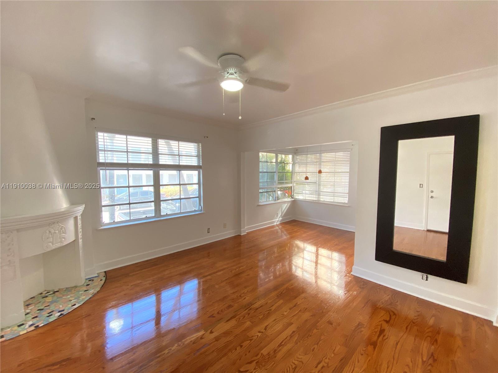 ART DECO CONDO - Residential Lease