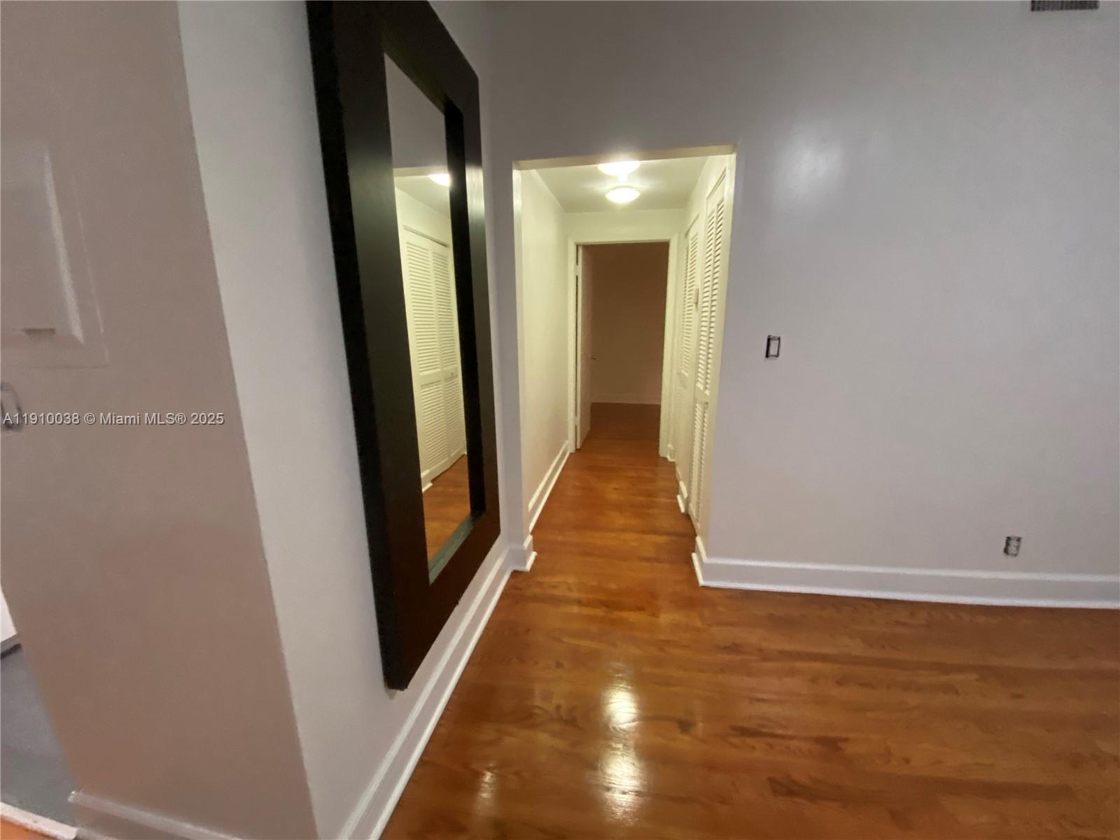 ART DECO CONDO - Residential Lease