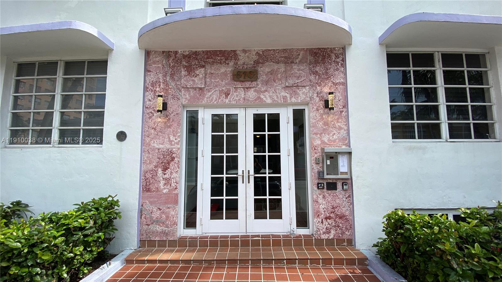 ART DECO CONDO - Residential Lease