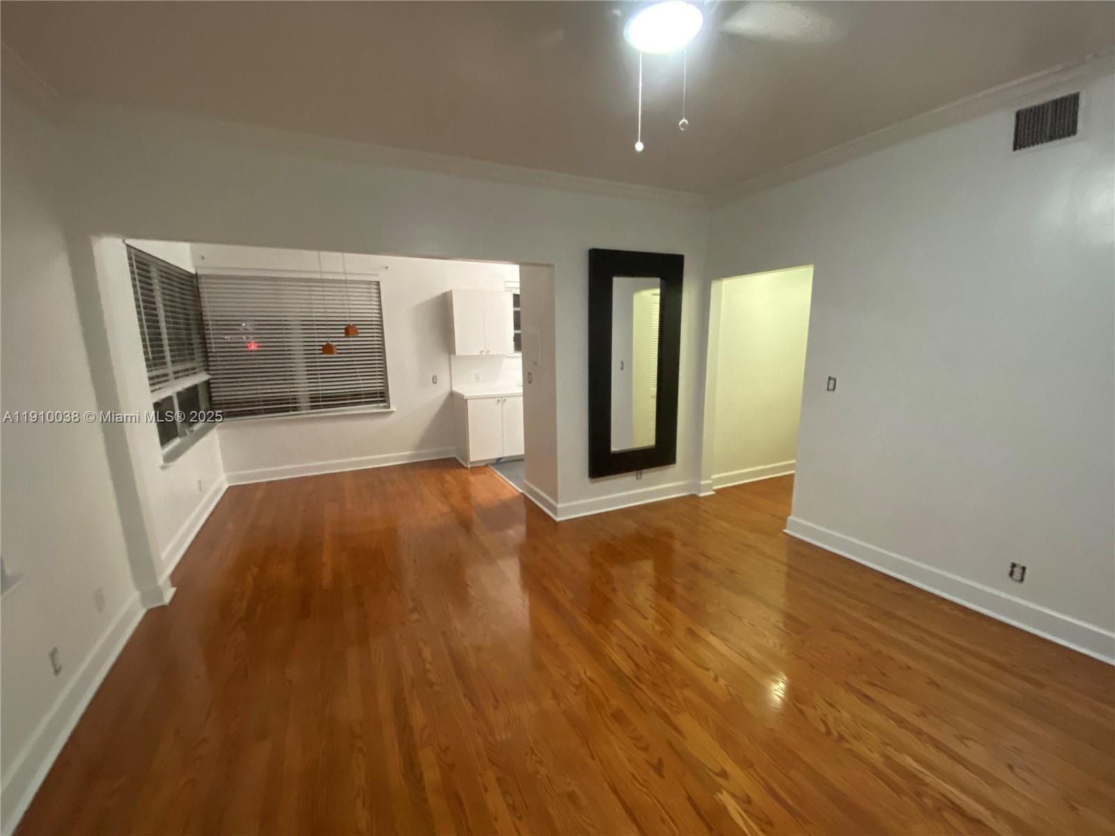 ART DECO CONDO - Residential Lease