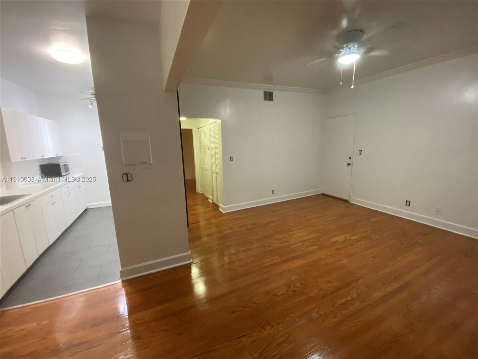 ART DECO CONDO - Residential Lease