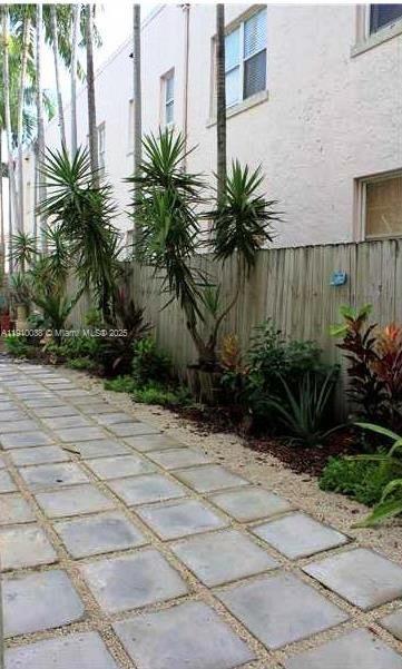 ART DECO CONDO - Residential Lease