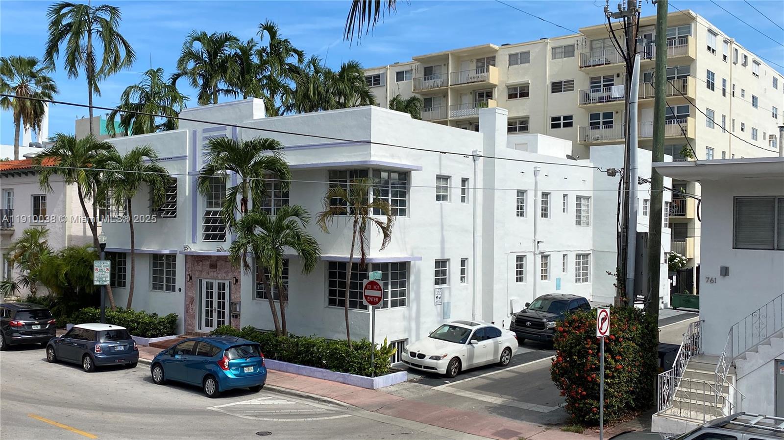 ART DECO CONDO - Residential Lease