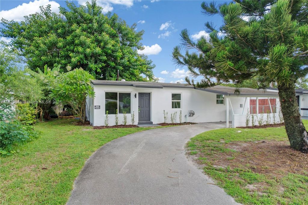 Photo of 6117 NW 27th St, Margate, FL 33063 (MLS # A11879548)