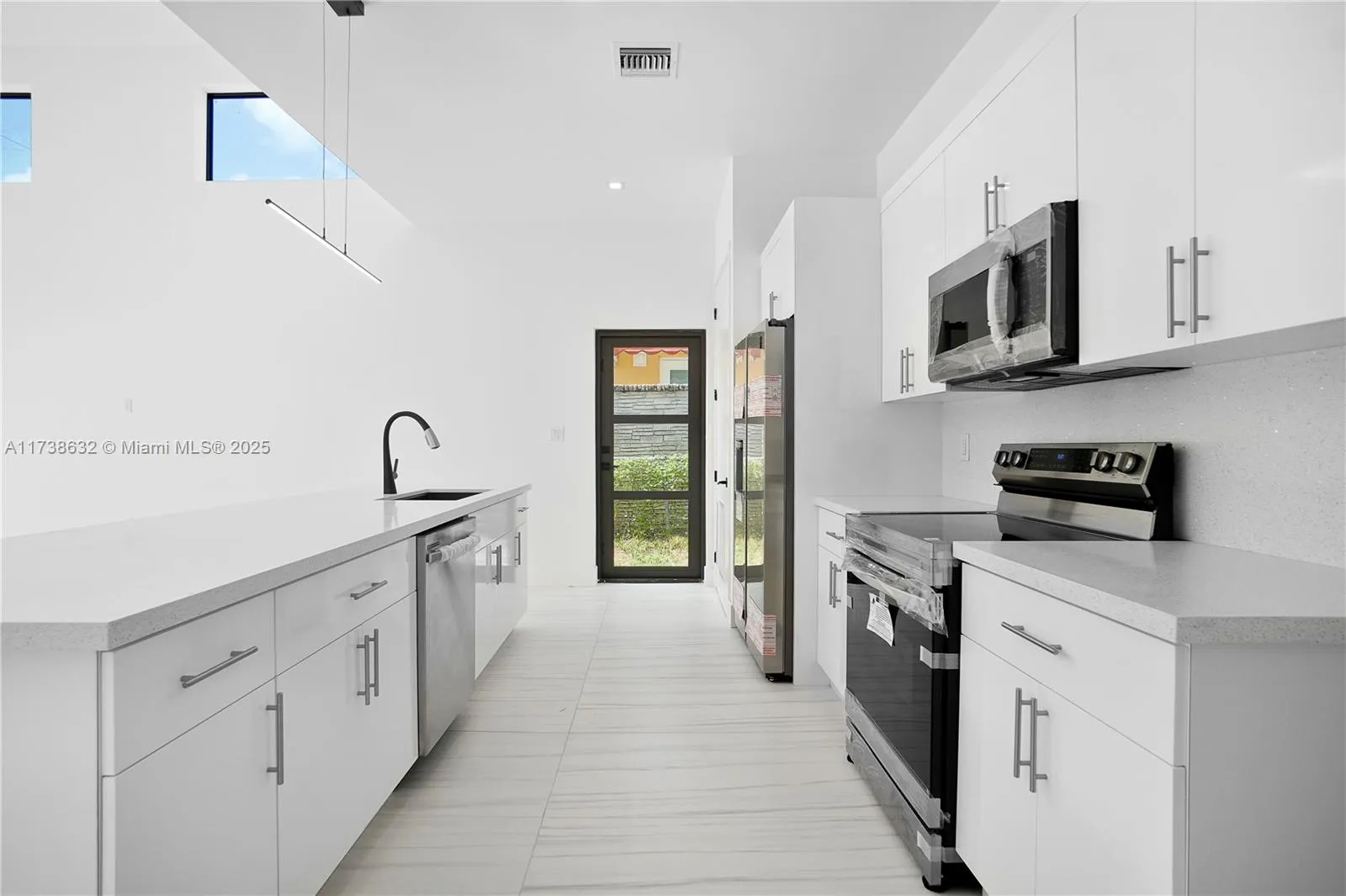 Miami, Florida 33127, United States, 3 Bedrooms Bedrooms, ,3 BathroomsBathrooms,Residential,Active,9581