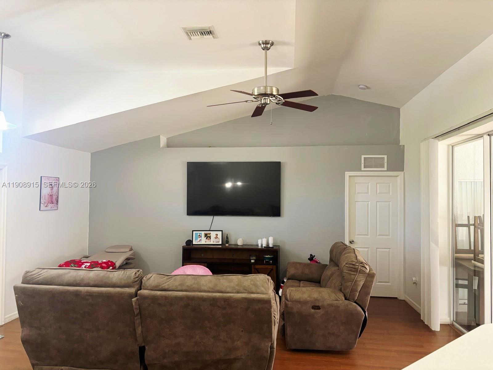 GOLDER GATE EST - Residential