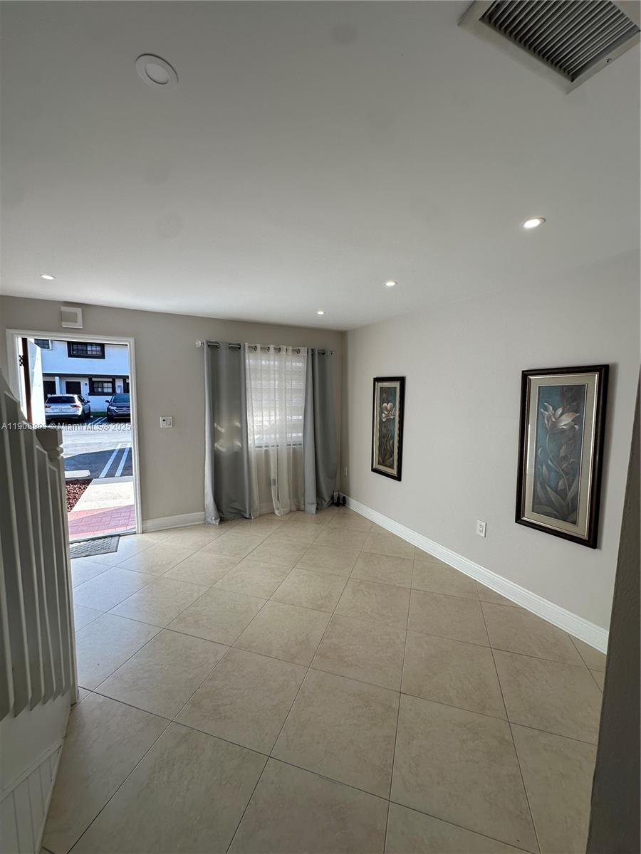 MILLER DREAM TOWNHOMES CO - Residential