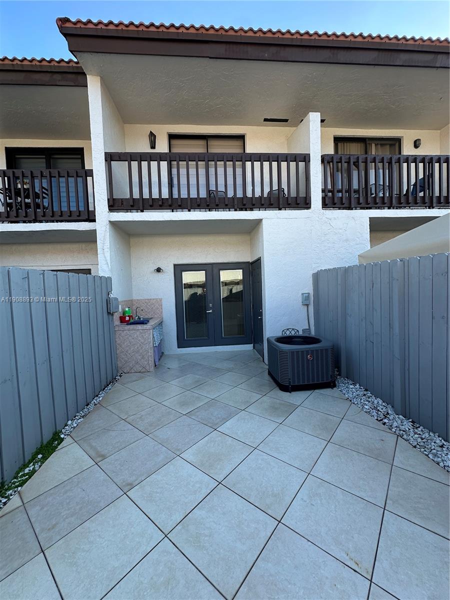 MILLER DREAM TOWNHOMES CO - Residential