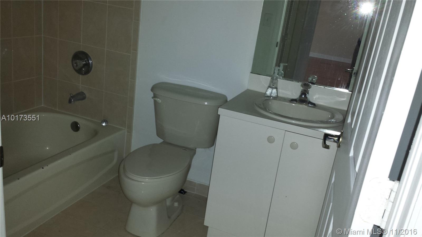 CARIBBEAN ISLES VILLAS CO - Residential Lease