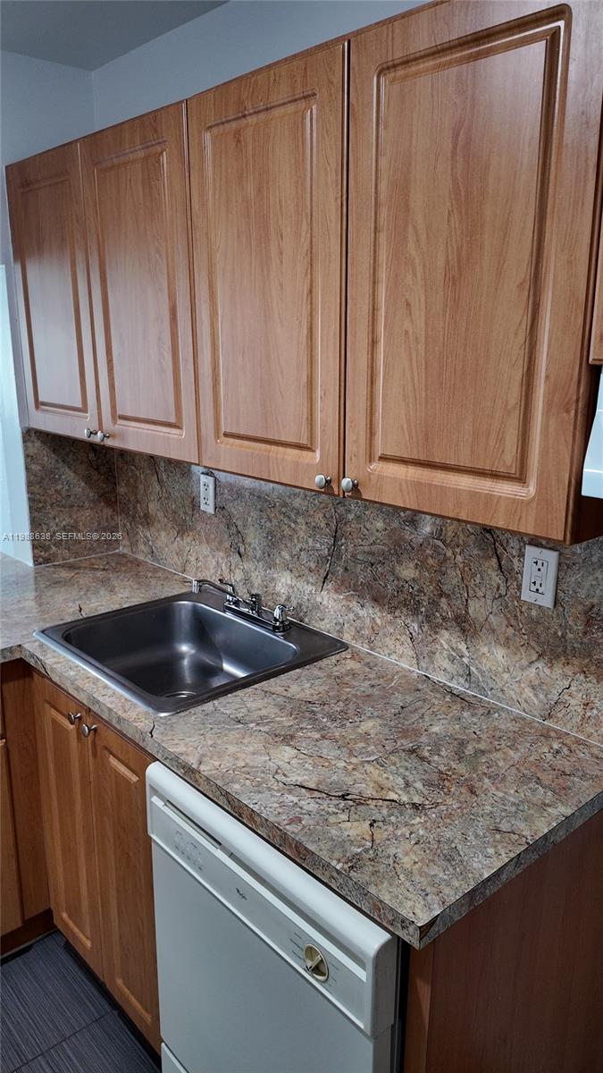 A A DOOLEY SUB - Residential Lease