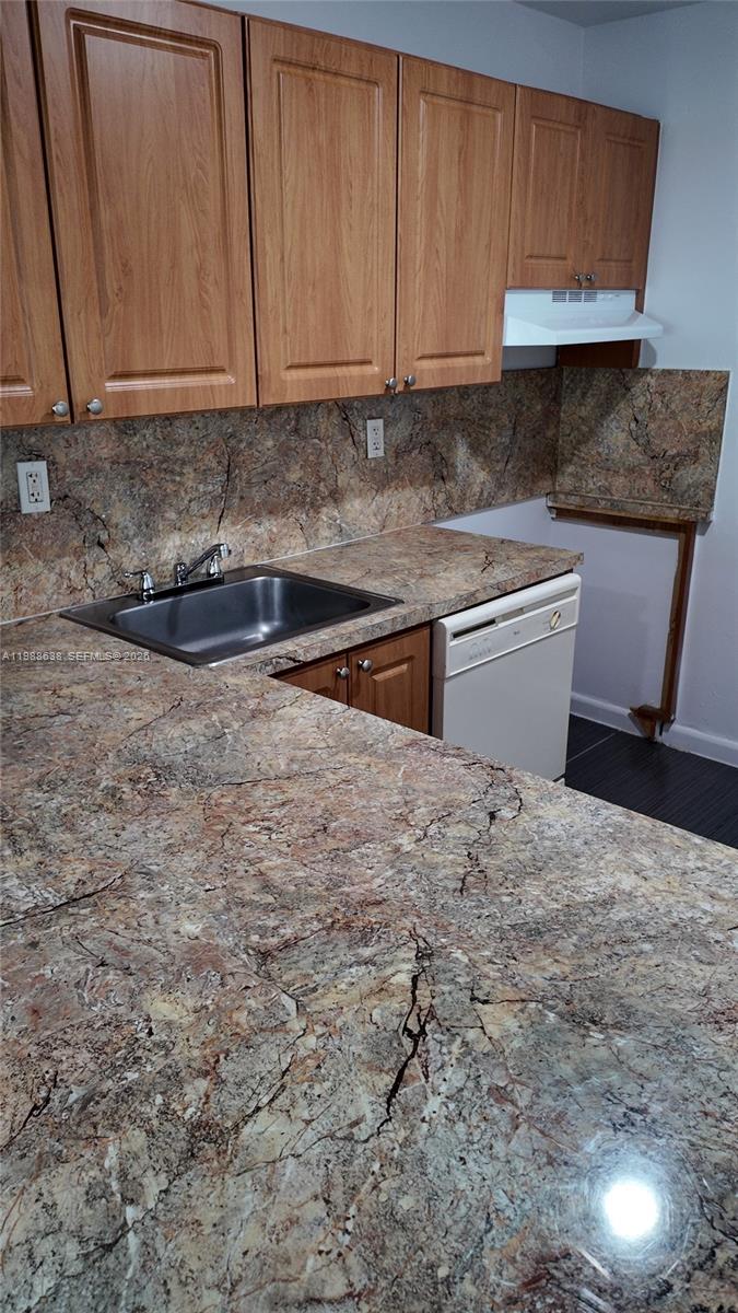 A A DOOLEY SUB - Residential Lease