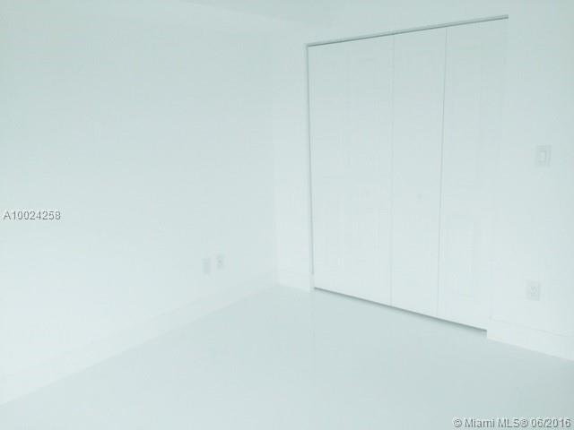 400 SUNNY ISLES - Residential Lease