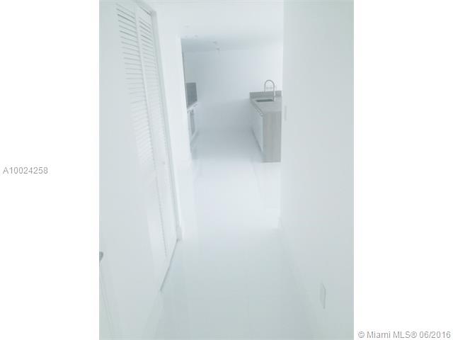 400 SUNNY ISLES - Residential Lease