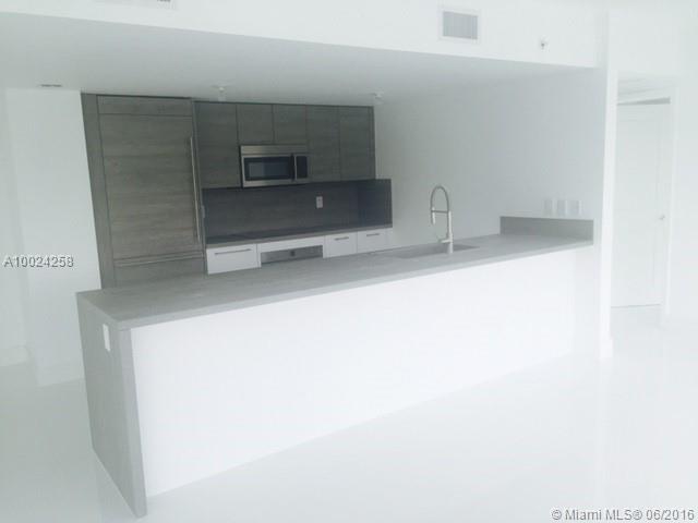 400 SUNNY ISLES - Residential Lease