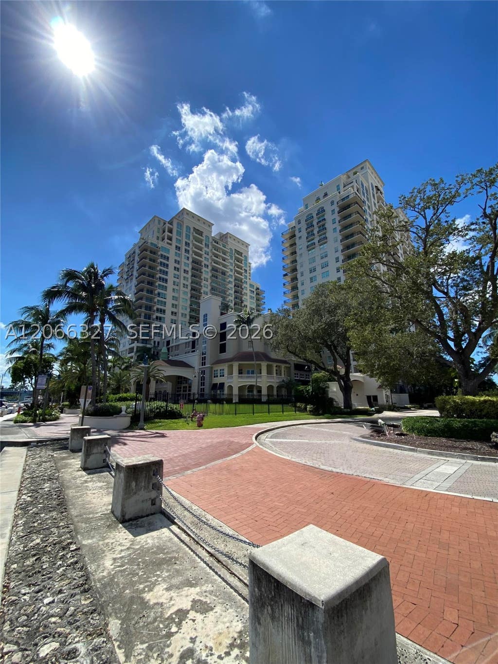 Photo of 610 W Las Olas Blvd #913N, Fort Lauderdale, FL 33312 (MLS # A12066327)