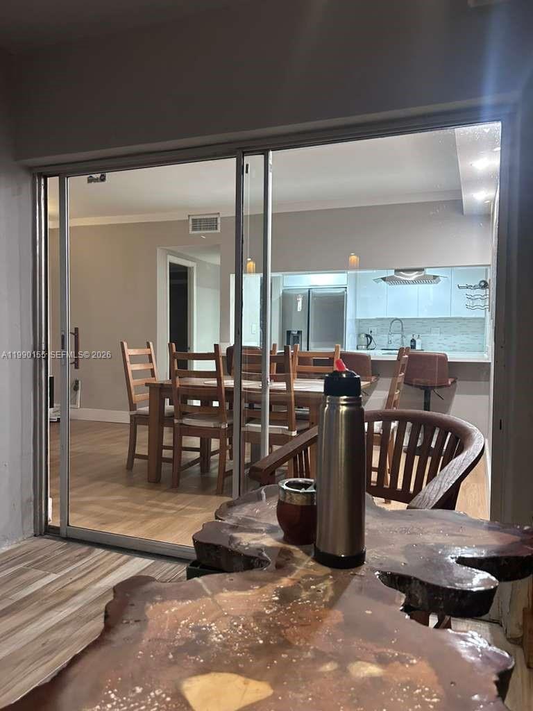 THE ARBOUR TOWNHOUSE COND - Residential