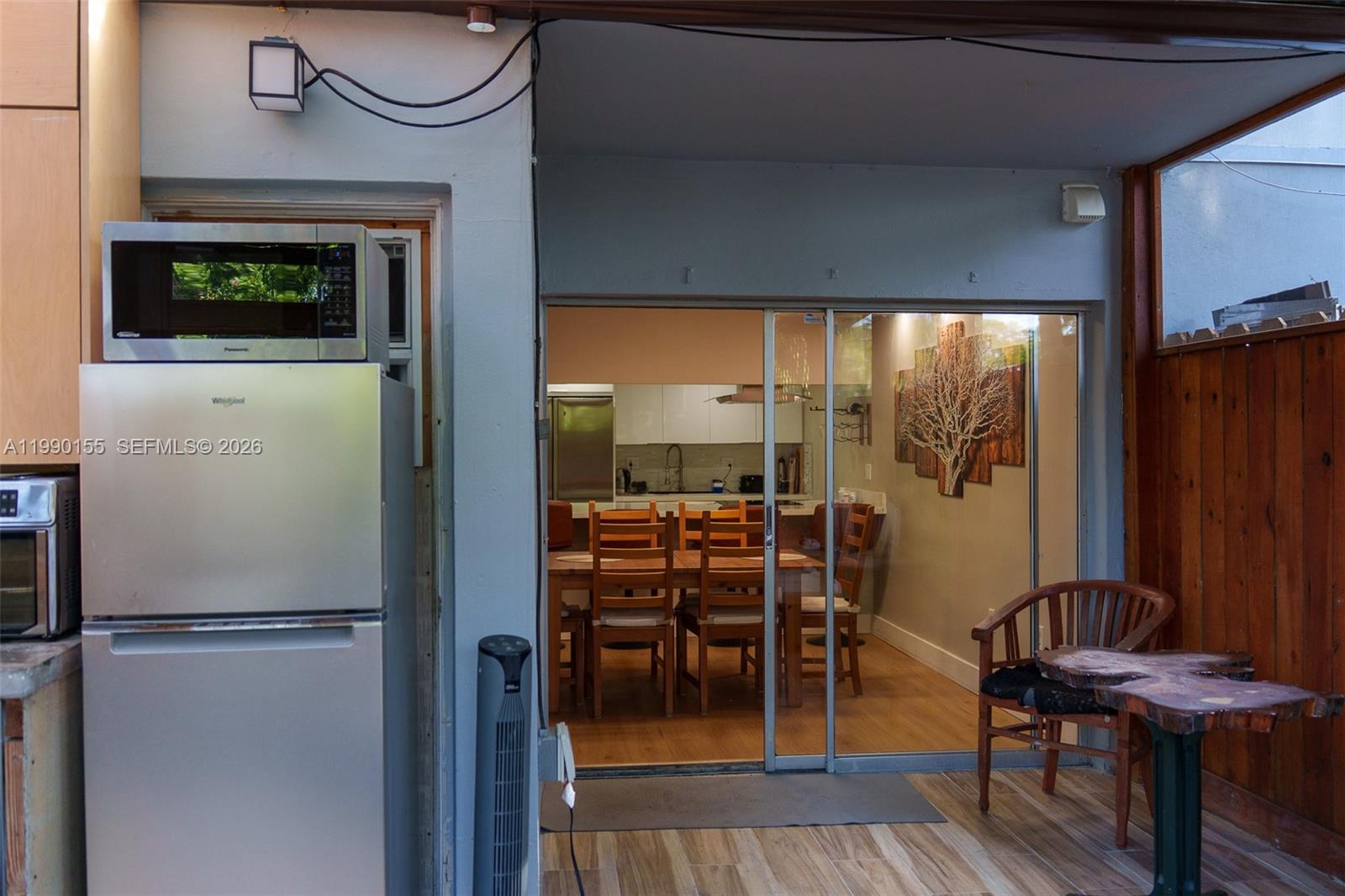 THE ARBOUR TOWNHOUSE COND - Residential