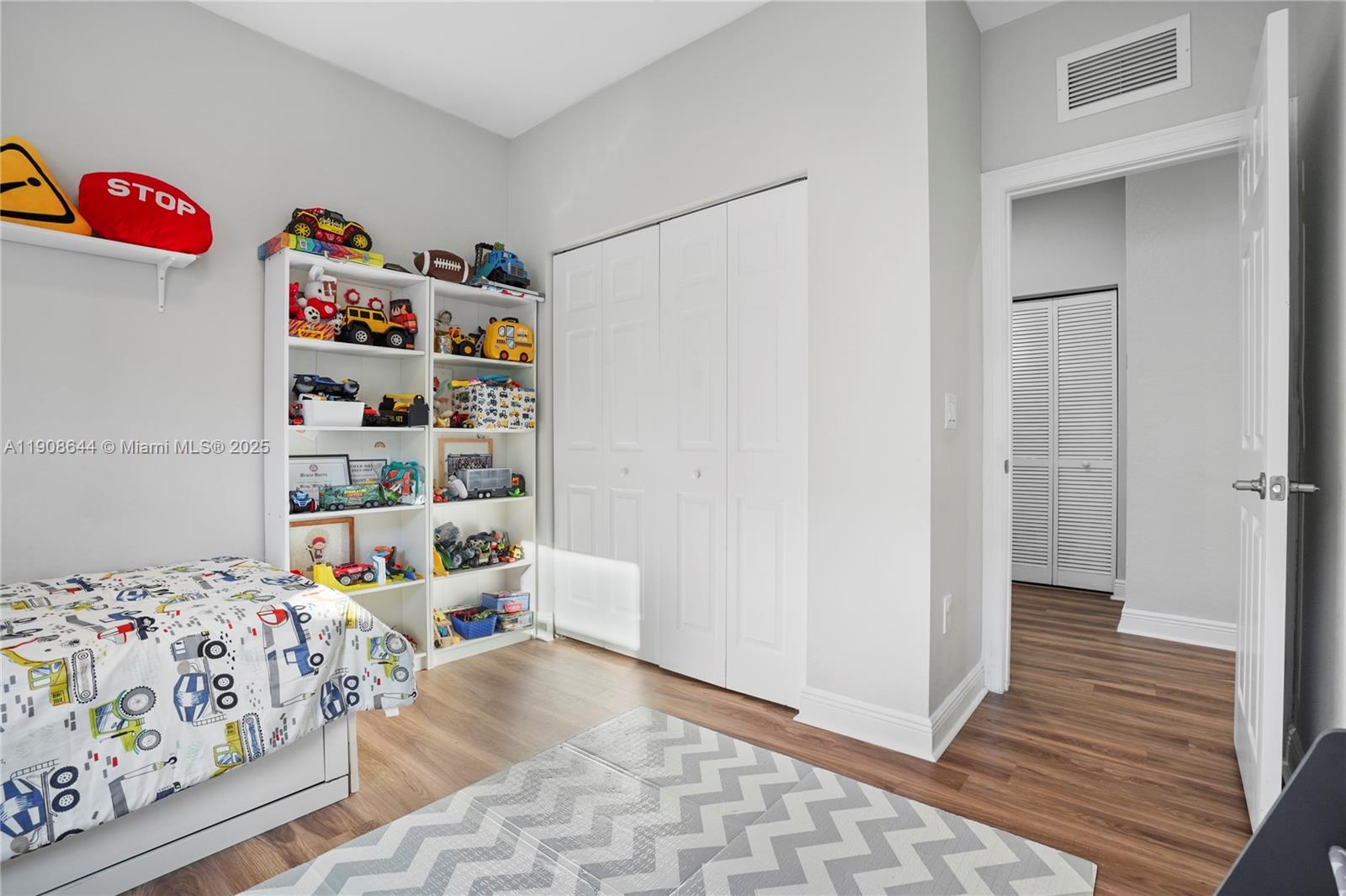 GRAND BAY NORTH - Residential