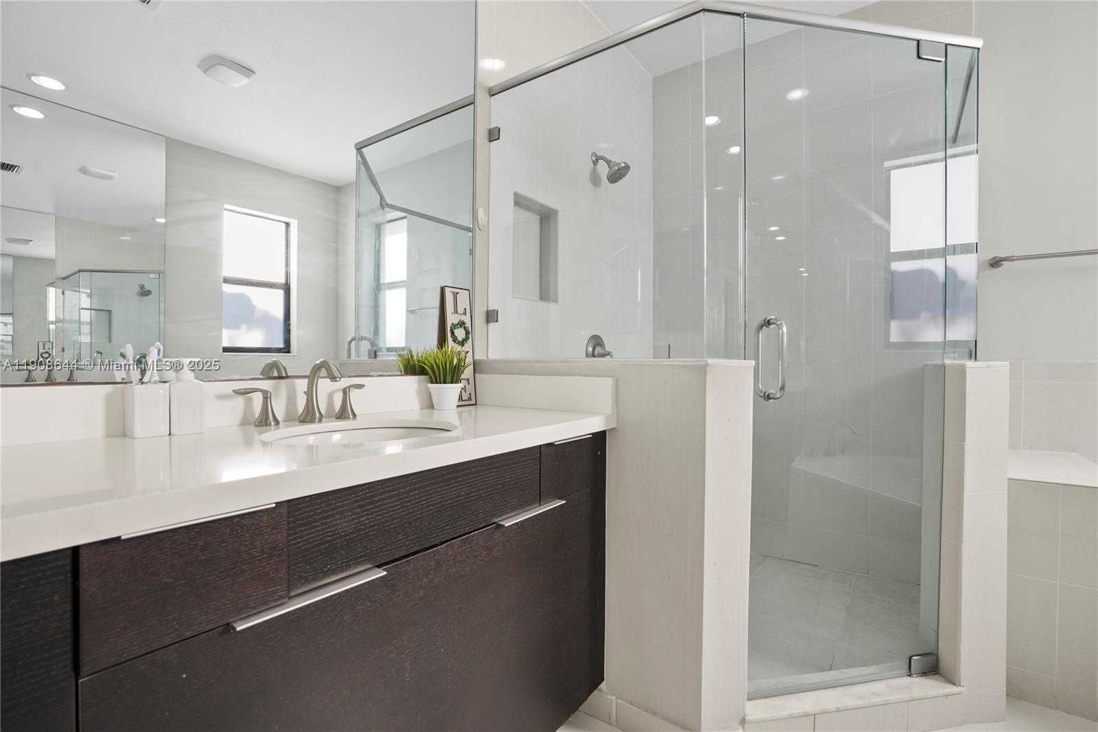 GRAND BAY NORTH - Residential