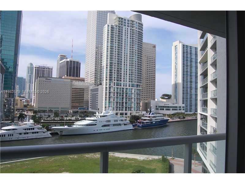475 BRICKELL AVE 612