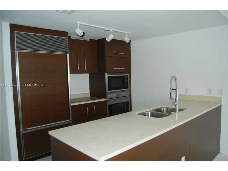 475 BRICKELL AVE 612