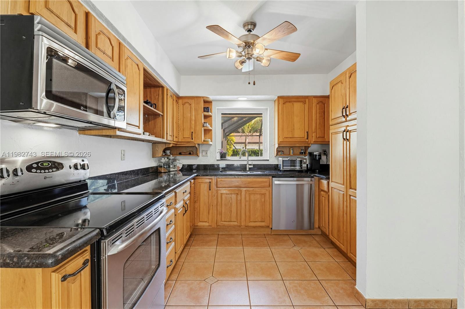 COUNTRY CLUB GROVE PART 3 - Residential