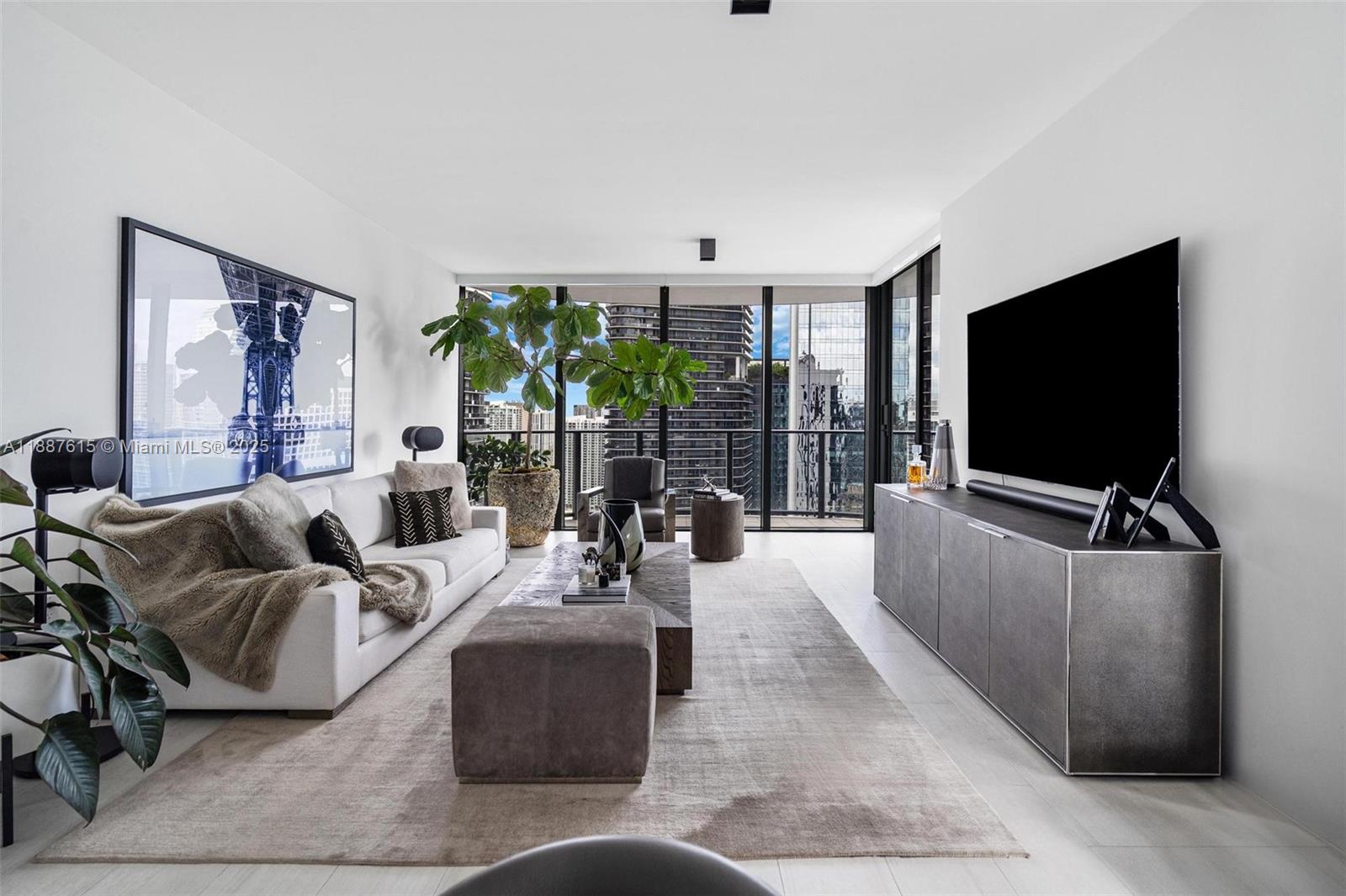 1000 Brickell Plz 4315