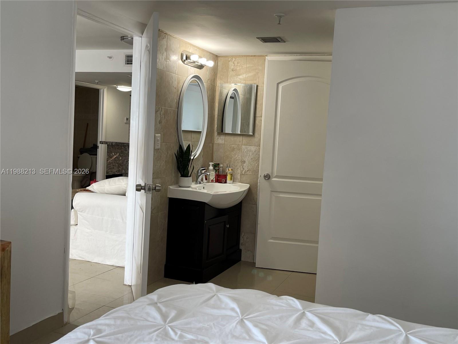 INDIAN CREEK CL MARINA CO - Residential